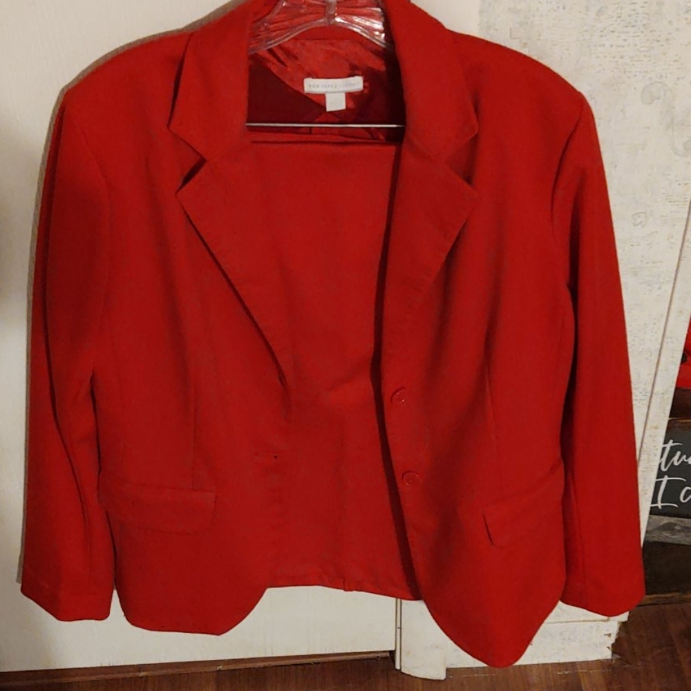NWOT. New York & Co. Short jacket with mini skirt.